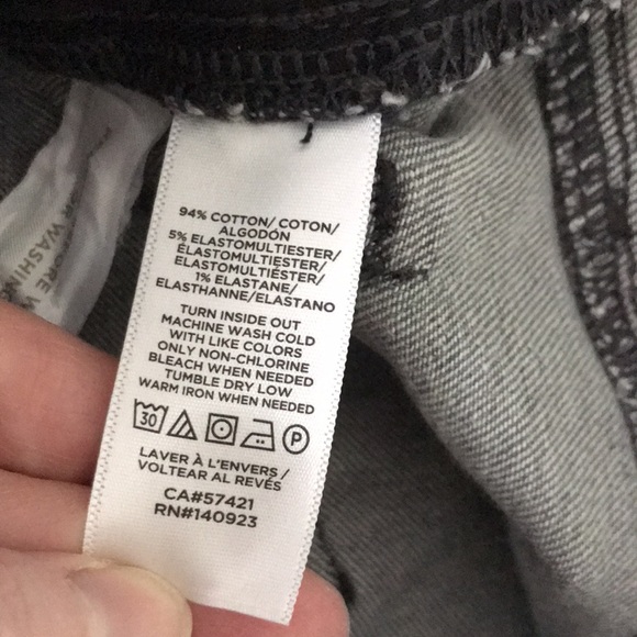 LOFT Curvy Button Front High Rise Skinny Jeans in Vintage Grey Wash | 29… - Picture 14 of 15